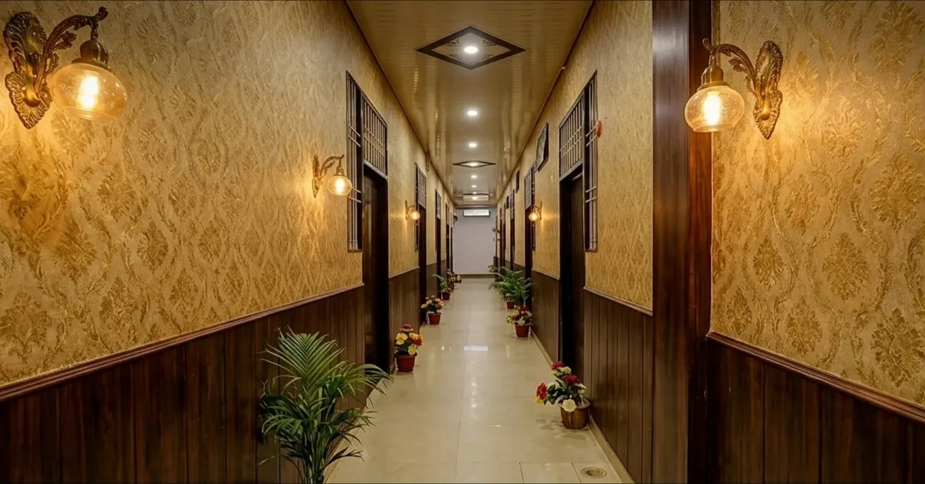 Hotel Luxury Lobby Lounge Corridor Sitapur Road Lucknow